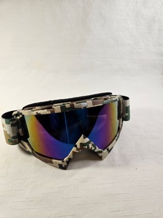 Gafas de esquí con diseño camuflaje