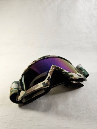 Gafas de esquí con diseño camuflaje