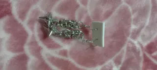 Brincos alternativos com spikes