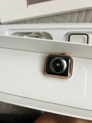 Apple Watch Series 4 Oro 40mm Rosa