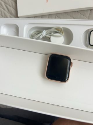 Apple Watch Series 4 Oro 40mm Rosa