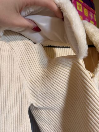 Jersey Stradivarius cuello pelo Talla S