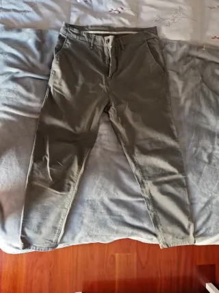 Pantalón Zara gris