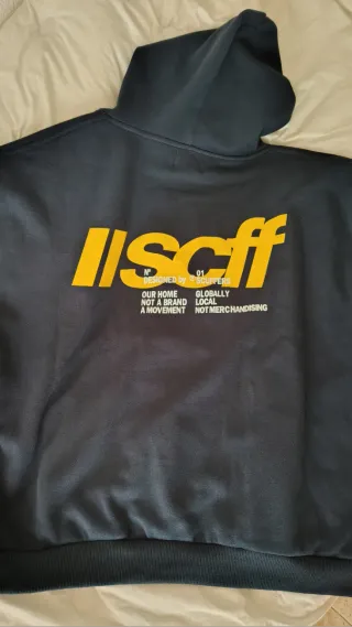 Sudadera Scuffers azul marino y amarillo. Nueva