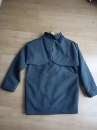 Chaqueta de paño con capucha( cerrada o abierta)