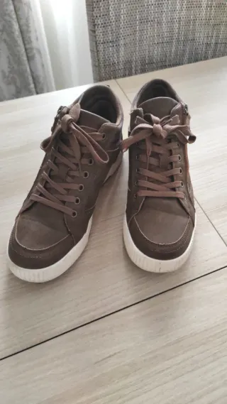 Zapatillas marrones con cremallera talla 41