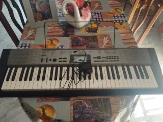 PIANO / TECLADO MUSICAL CASIO