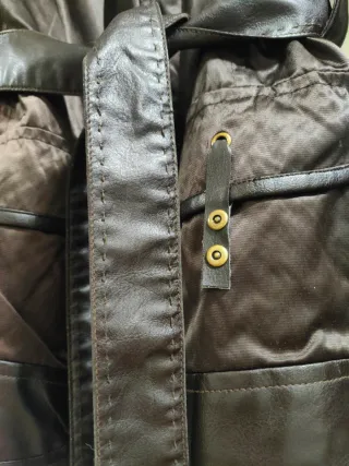 MARCA LOCAL - Chaqueta marrón con pelo