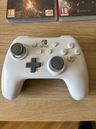 Nintendo Switch Color Negro + 3 juegos + Mando