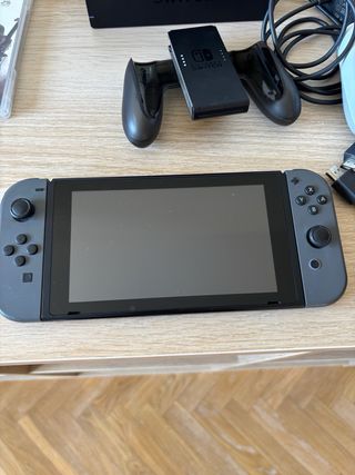 Nintendo Switch Color Negro + 3 juegos + Mando