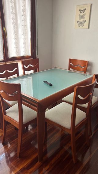 Mesa de comedor con 6 sillas