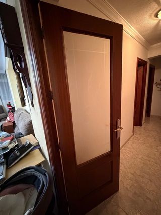 Puerta de madera, 8 normales y 2 con cristal