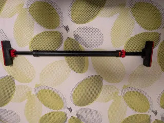 Barra de dominadas ajustable