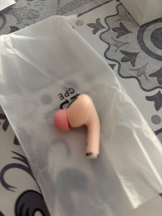 Cascos inalámbricos blancos