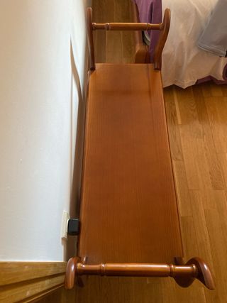 Banqueta auxiliar de madera para dormitorio o salo