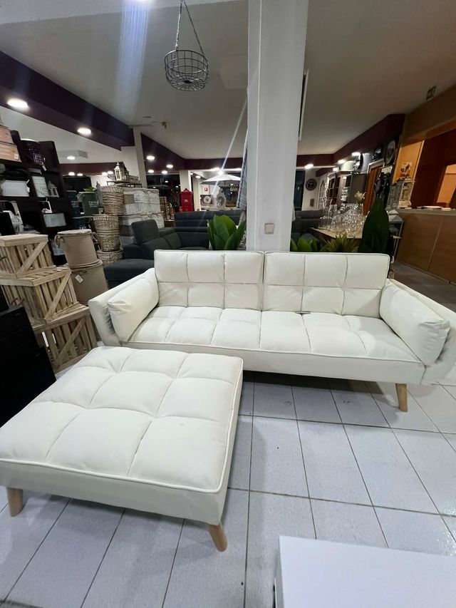 Sofá Cama Blanco Polipiel Nuevo + puff