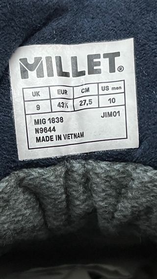 Botas de montaña Millet color verdes y negras.