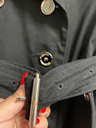 Gabardina Burberry Negra Corta