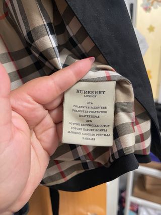 Gabardina Burberry Negra Corta