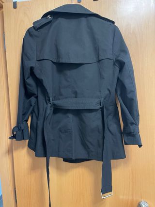 Gabardina Burberry Negra Corta