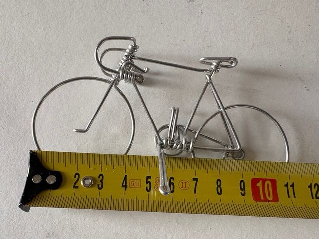 Miniatura di bicicletta da corsa in filo