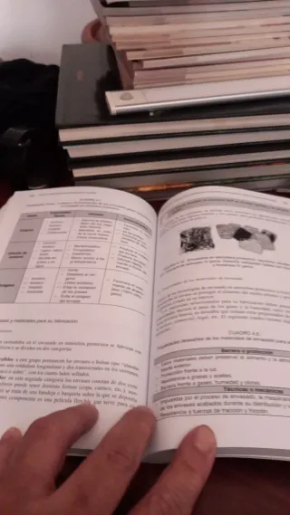 Dos libros de gestión de cocina