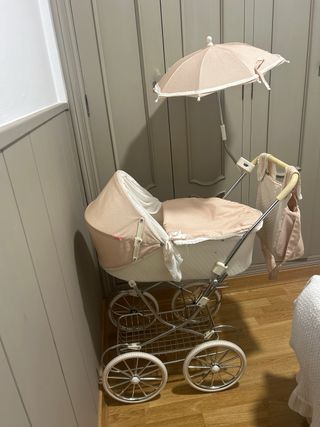 Coche de capota para muñecas