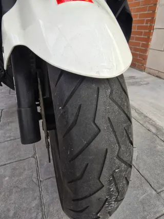 Kymco 300 ABS Maxi Scooter