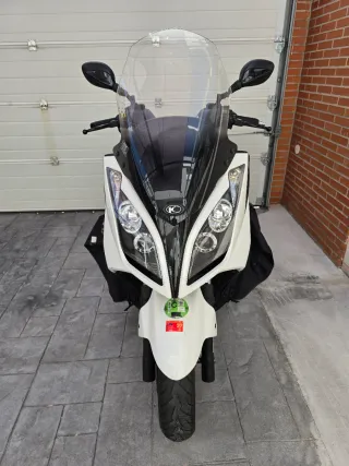 Kymco 300 ABS Maxi Scooter