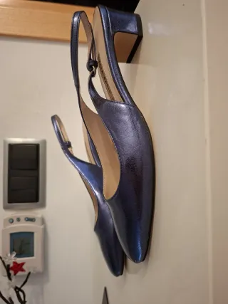 Zapatos azules Zara tacón bajo talla 38 cómodos