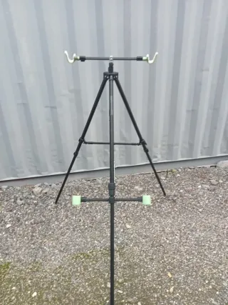 Trípode de pesca negro