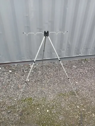 Trípode de pesca negro