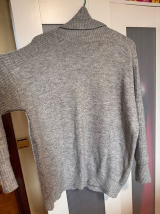Jersey gris cuello alto talla única