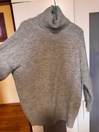 Jersey gris cuello alto talla única