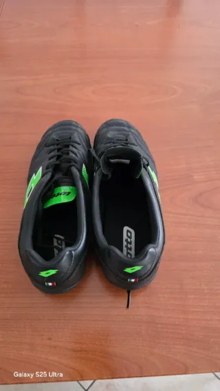 Scarpe Lotto calcetto nere e verdi