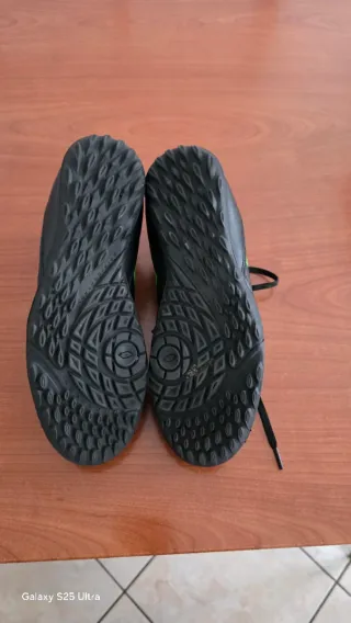 Scarpe Lotto calcetto nere e verdi