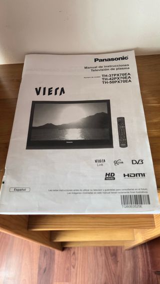TV Plasma Panasonic Viera y soporte sobremesa.