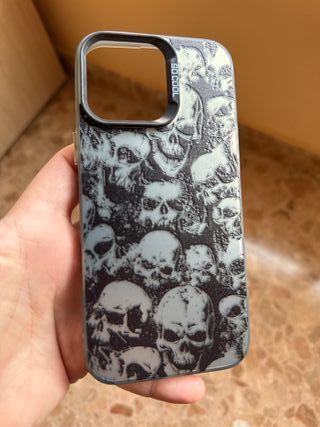 3 Carcasas iPhone 16 Pro Max