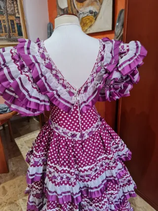 Traje de flamenca lunares morado y blanco
