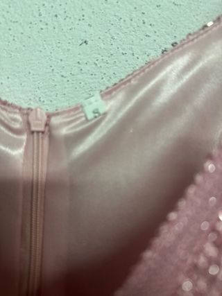 Vestido corto lentejuelas y plumas