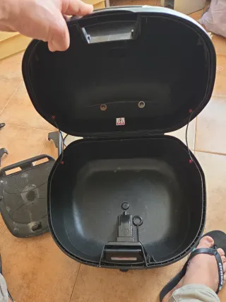 Baúl y Soporte Honda Hornet Negro