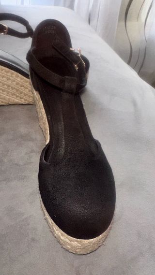 Sandalias de cuña SHEIN negras nuevas