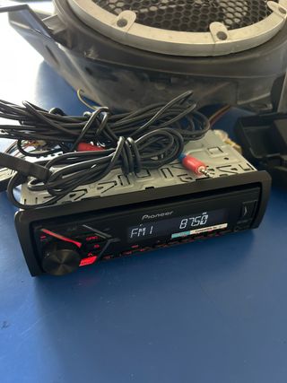 Radio Pioneer con Subwoofer