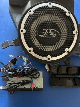 Radio Pioneer con Subwoofer