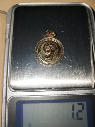 Medalla Virgen Niña Oro 18k