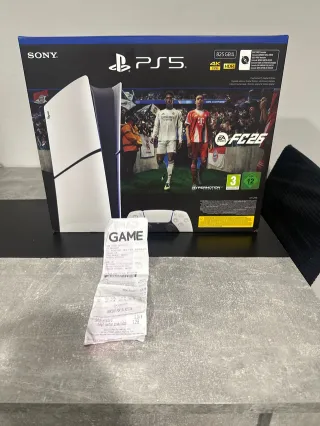 Consola Sony PS5 + Juego FC26