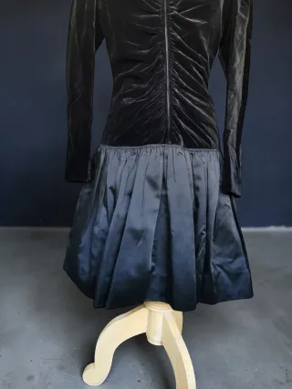 Vestido vintage negro terciopelo y seda satinada
