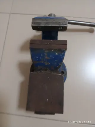 Tornillo de banco azul