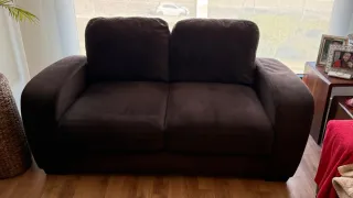 Sofá 3 y 2 plazas marrón En muy buen estado.