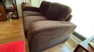 Sofá 3 y 2 plazas marrón En muy buen estado.